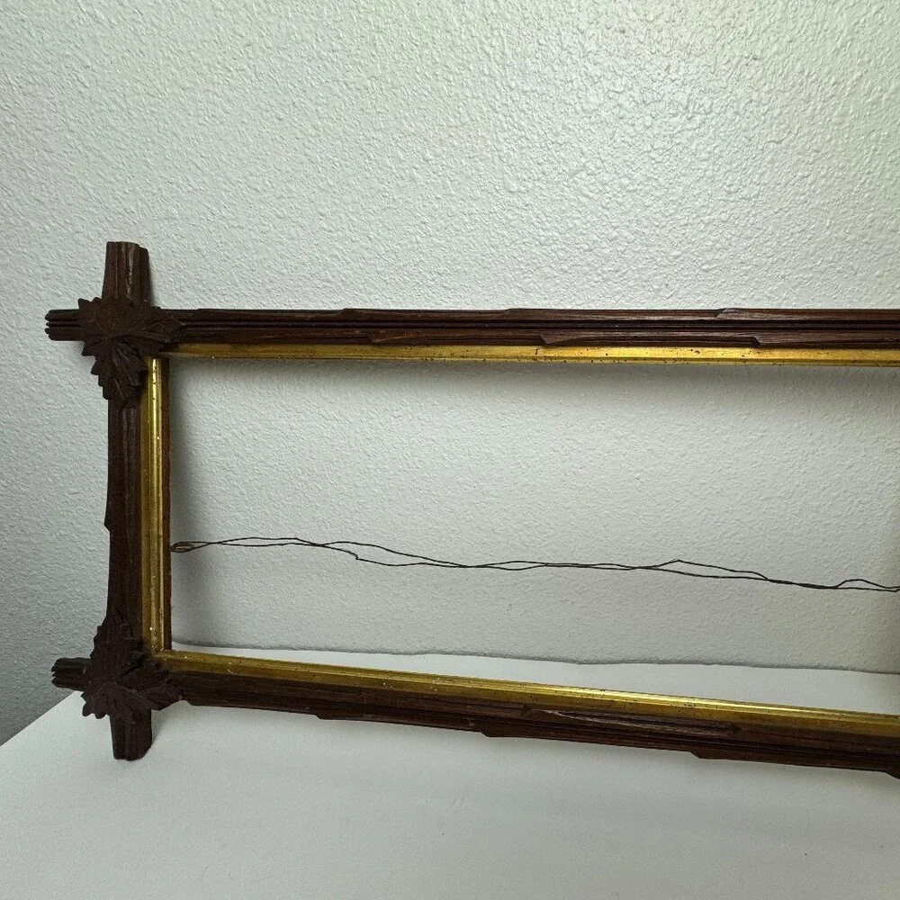 Antique Victorian Adirondack Hand Carved Folk Art Tramp Leaf Picture Frame